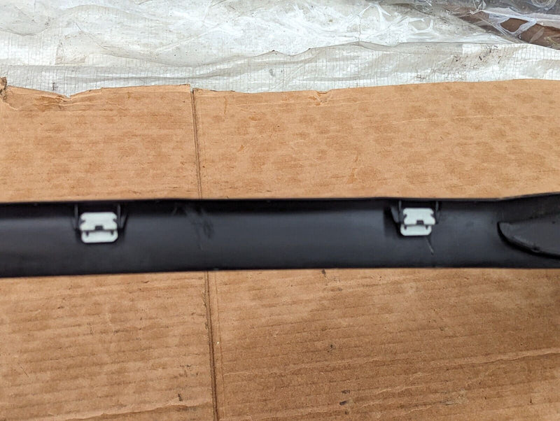 BMW X1 E84 09-15 FRONT LEFT N/S DOOR WINDOW FRAME COVER GENUINE 2990589
