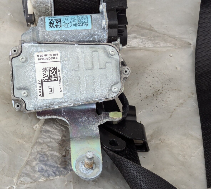 MERCEDES C-CLASS W204 07-11 FRONT PASSENGER SEAT N/S SEAT BELT A2048602586