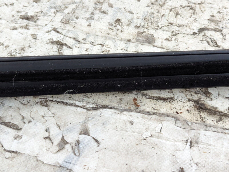 SKODA KAROQ NU7 17-21 FRONT LEFT N/S WINDOW INNER SLIDING SEAL 575837471 GENUINE