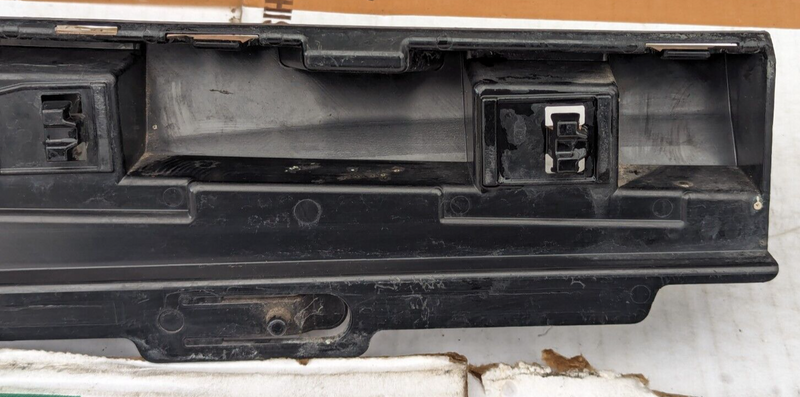 BMW 3 SERIES F30 2011-2019 LEFT N/S SIDE SKIRTING MOUNT BRACKET 7256919 GENUINE