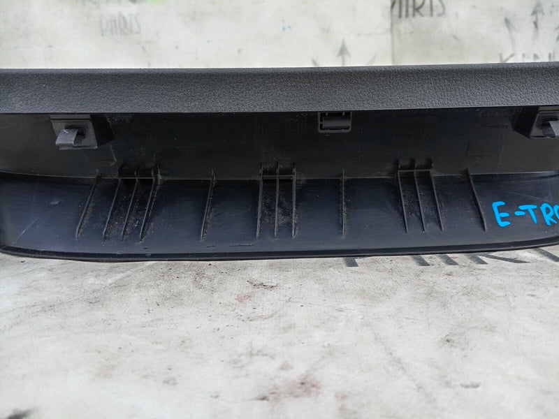 AUDI E-TRON 2018-ON TAILGATE RIGHT O/S UPPER TRIM COVER 4KE867608 GENUINE