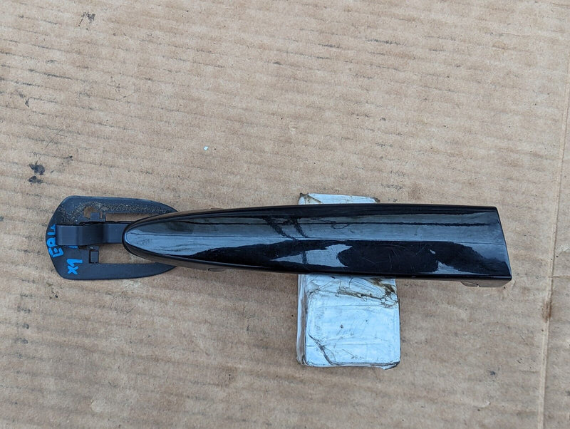 BMW X1 E84 09-15 REAR RIGHT O/S DOOR HANDLE 242688 GENUINE