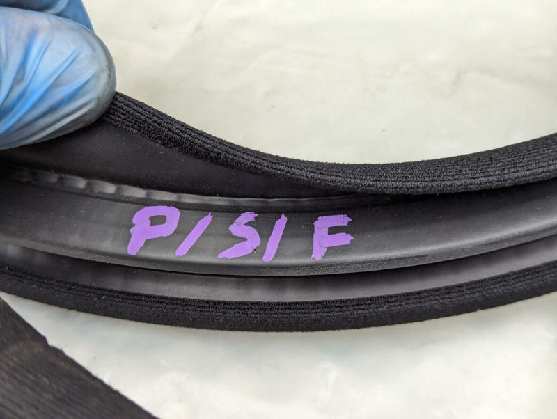 MERCEDES S-CLASS W221 S320 06-2013 FRONT LEFT N/S DOOR RUBBER SEAL A2216970551