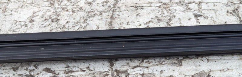 SKODA KAROQ NU7 17-21 FRONT LEFT N/S WINDOW INNER SLIDING SEAL 575837471 GENUINE