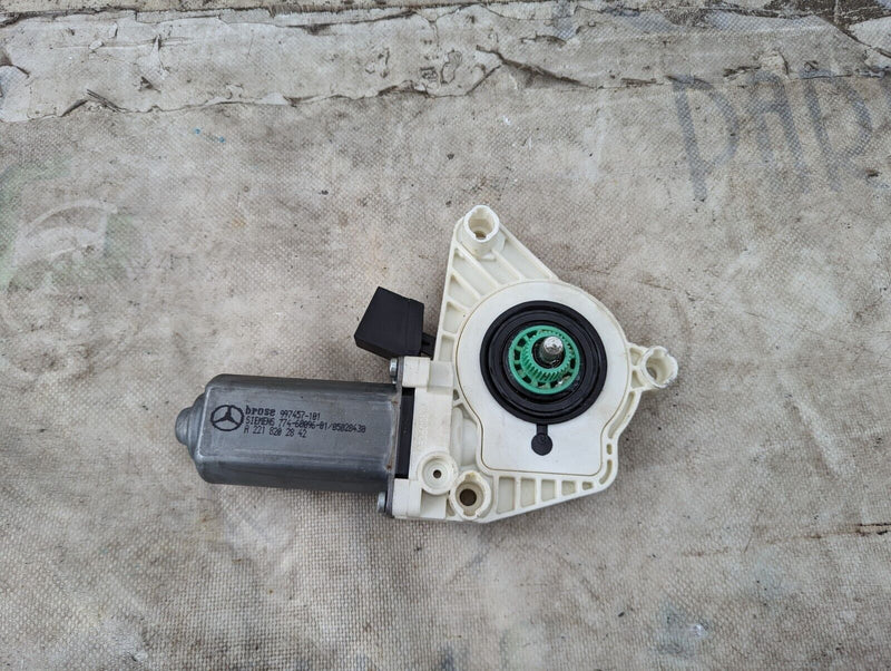MERCEDES S-CLASS W221 06-13 FRONT RIGHT O/S WINDOW MOTOR A2218202842 GENUINE