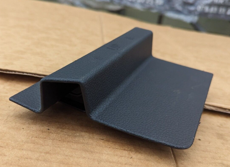 VW GOLF MK7 2012-2020 RIGHT O/S BOOT INTERIOR TRIM SUPPORT 5G6867462A GENUINE