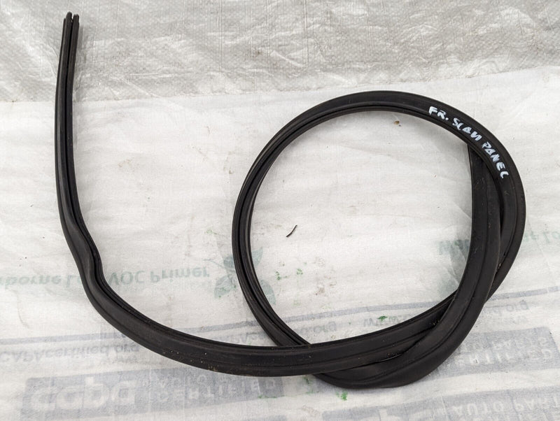 BMW X1 E84 09-15 FRONT SLAM PANEL SEAL RUBBER GENUINE 2990363