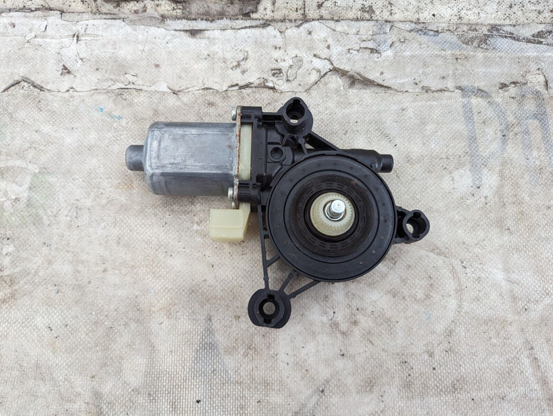 SKODA KAROQ NU7 17-21 FRONT RIGHT O/S WINDOW REGULATOR MOTOR 5Q0959802B GENUINE