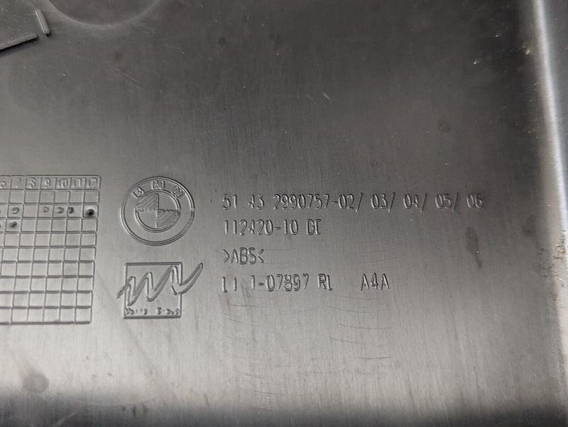 BMW X1 E84 09-15 FRONT LEFT SIDE LATERAL TRIM COVER GENUINE 2990757