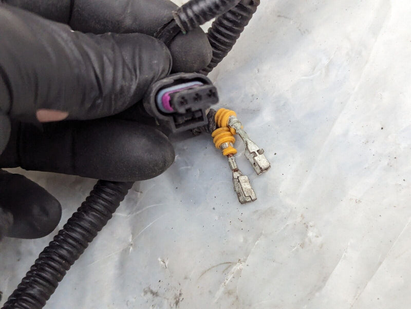 RANGE ROVER EVOQUE L538 FRONT RIGHT O/S BUMPER BRACKET W/PARKING SENSOR WIRING