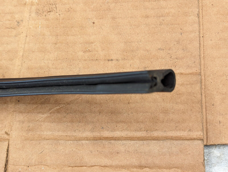 VW GOLF MK7 2012-2020 UNDER BONNET BULK HEAD RUBBER SEAL 5G0823723B GENUINE
