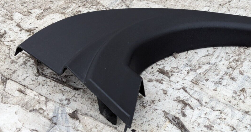 MERCEDES S-CLASS W221 06-13 REAR LEFT N/S DOOR WINDOW OUTER FRAME A2217350171