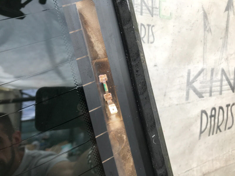 MERCEDES C-CLASS W204 SALOON GENUINE REAR WINDSCREEN WINDOW GLASS **TINTED BLACK