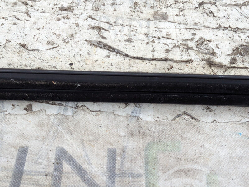 SKODA KAROQ NU7 17-21 FRONT RIGHT O/S WINDOW INNER SLIDING SEAL 575837471