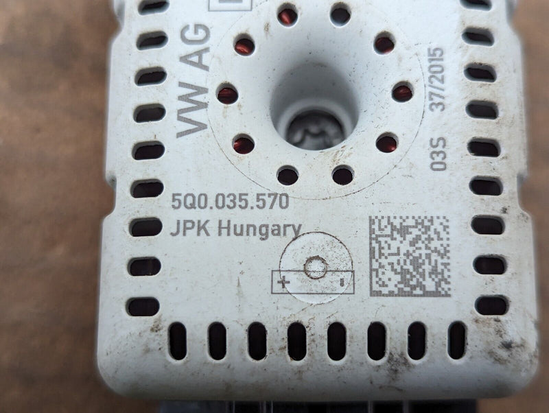 VW GOLF MK7 2012-2020 INTERFERENCE AERIAL ANTENNA AMPLIFIER 5Q0035570 GENUINE