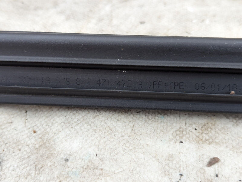 SKODA KAROQ NU7 17-21 FRONT RIGHT O/S WINDOW INNER SLIDING SEAL 575837471