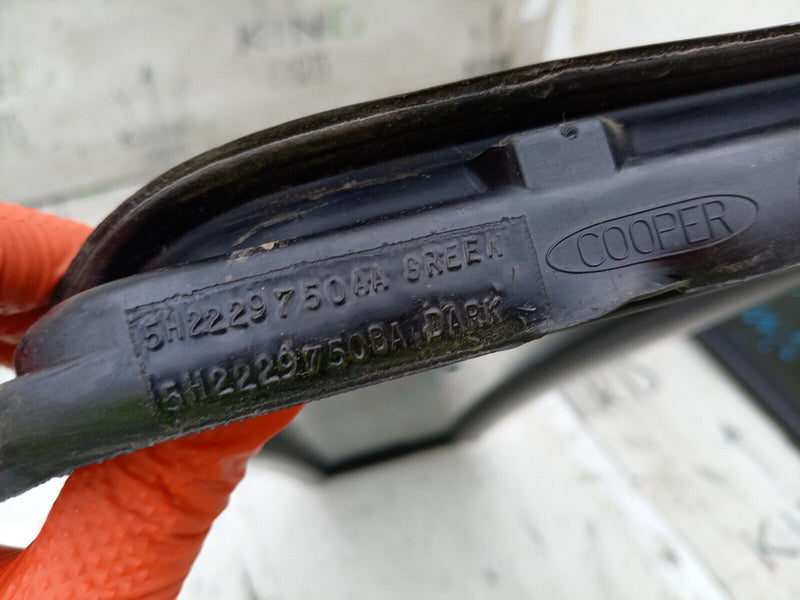 LAND ROVER DISCOVERY 4 L319 2009-2015 RIGHT SIDE REAR DOOR QUARTER WINDOW GLASS