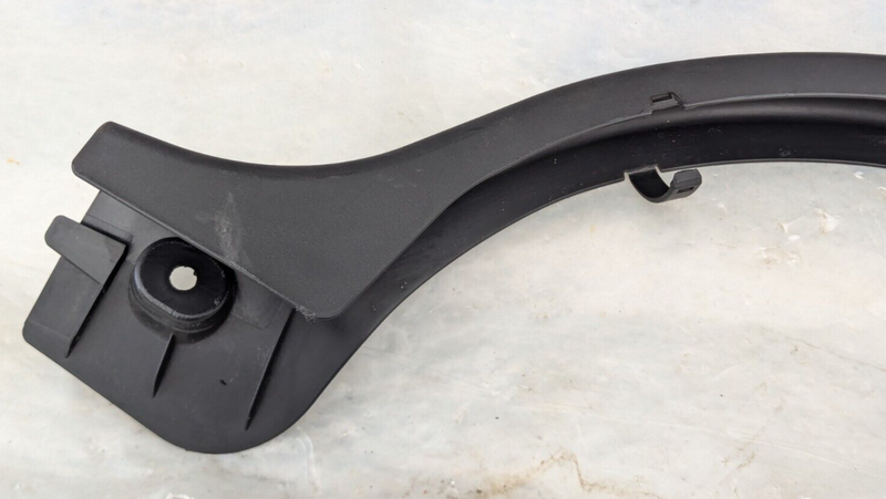 MERCEDES-BENZ C-CLASS W204 07-11 REAR RIGHT BOOT LID HINGE COVER A2048210289
