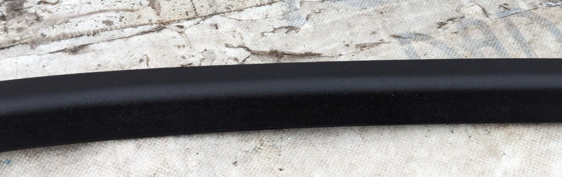 MERCEDES S-CLASS W221 06-13 FRONT LEFT N/S DOOR WINDOW OUTER FRAME A2217250171