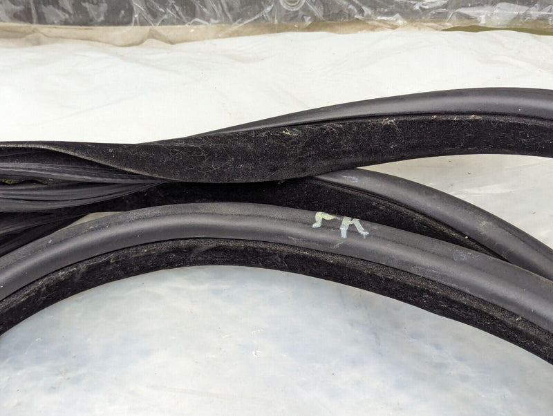 RANGE ROVER EVOQUE L538 2011-2015 FRONT RIGHT O/S DOOR SEAL RUBBER BJ32-20708-A