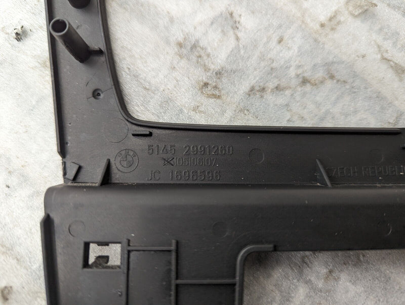 BMW X1 E84 09-15 RADIO SATNAV HEAD UNIT TRIM COVER GENUINE 2991260