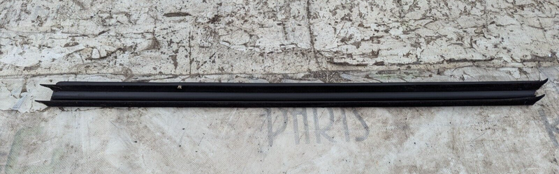 BMW 3 SERIES F30 11-19 FRONT LEFT N/S INSIDE DOOR WINDOW CHANNEL SEALING STRIP