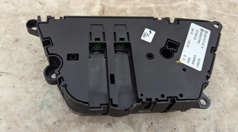 MERCEDES S-CLASS W221 06-13 FRONT PASSENGER SEAT CONTROL SWITCH UNIT A2218701879