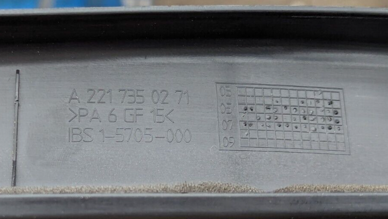 MERCEDES S-CLASS W221 06-13 REAR RIGHT O/S DOOR WINDOW OUTER FRAME A2217350271
