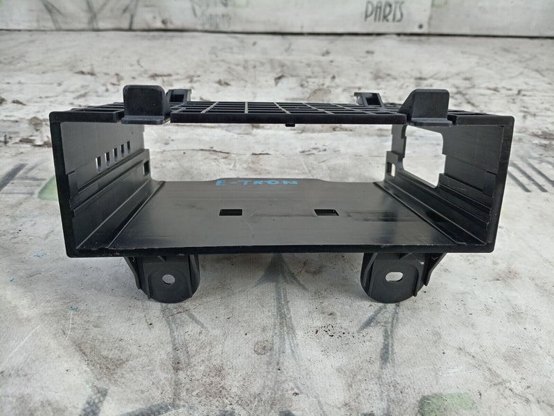 AUDI E-TRON 2018-ON RADIO CONTROLLER MOUNT HOLDER 4KE907462 GENUINE