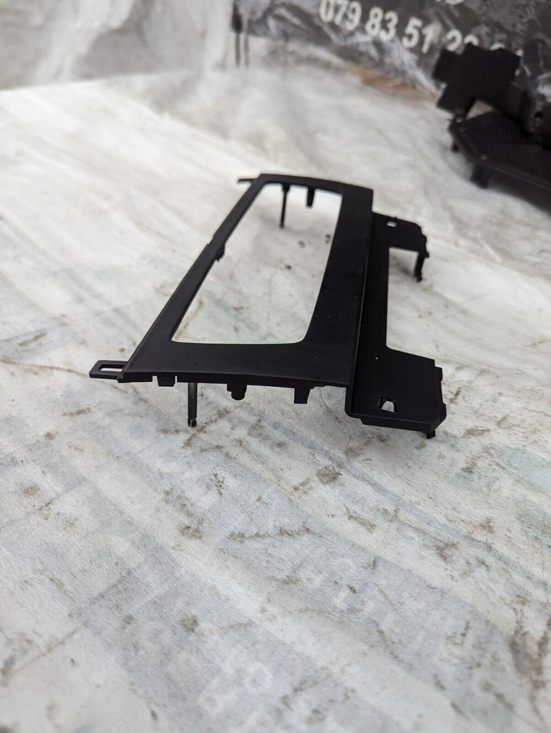 BMW X1 E84 09-15 RADIO SATNAV HEAD UNIT TRIM COVER GENUINE 2991260