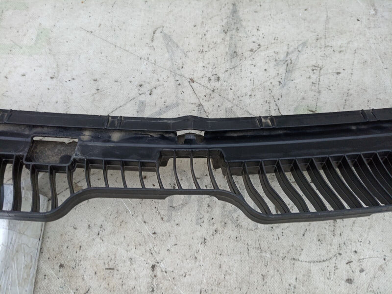 VW GOLF MK7 2012-2017 REAR BUMPER MAIN BRACKET MIDDLE SIDE 5G6807863C