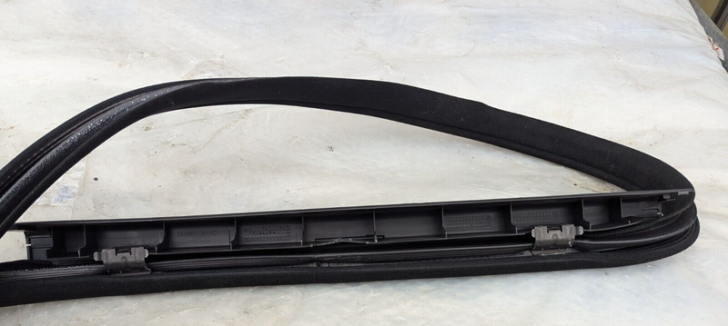 MERCEDES C-CLASS W204 07-11 REAR LEFT N/S DOOR RUBBER GASKET SEAL A2046970151
