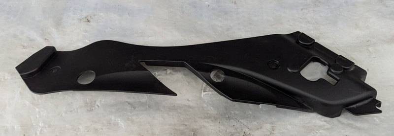 MERCEDES C-CLASS W204 07-11 RIGHT O/S HEADLIGHT UPPER COVER TRIM A2048261424