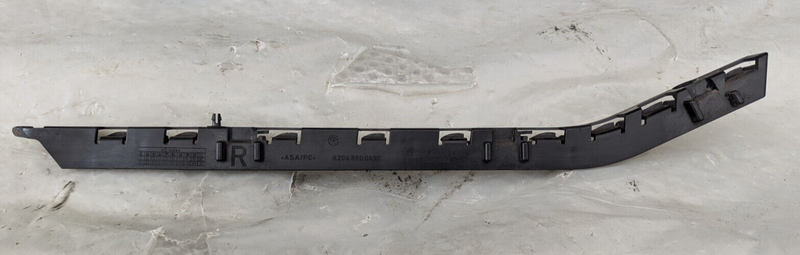 MERCEDES C-CLASS W204 07-11 REAR RIGHT O/S BUMPER MOUNT BRACKET A2048800430