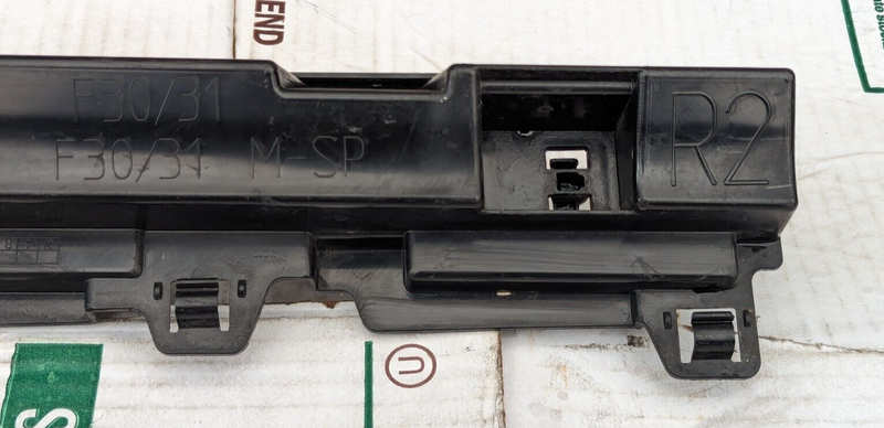 BMW 3 SERIES F30 2011-2019 RIGHT O/S SIDE SKIRTING MOUNT BRACKET 7256916 GENUINE