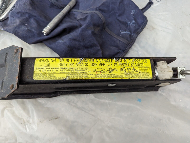 MERCEDES S-CLASS W221 06-13 SPARE WHEEL TOOL KIT A2218980207 GENUINE DAMAGE