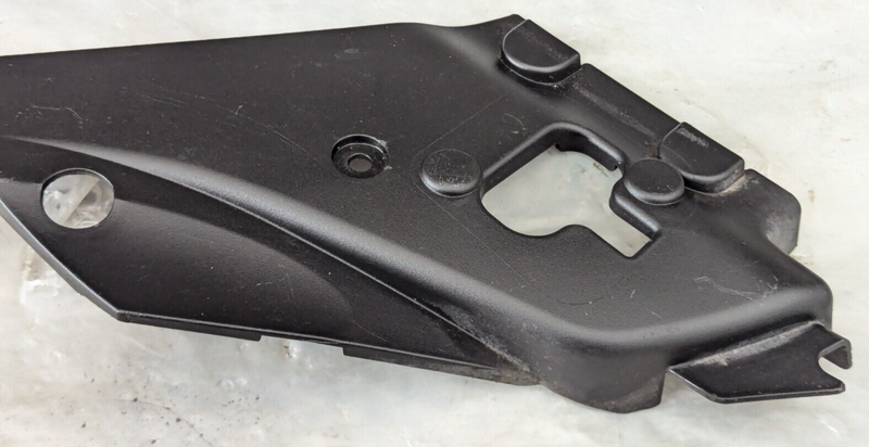 MERCEDES C-CLASS W204 07-11 RIGHT O/S HEADLIGHT UPPER COVER TRIM A2048261424