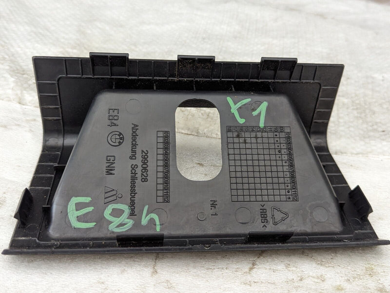 BMW X1 E84 09-15 BOOT LOCK TRIM COVER PANEL INSERT GENUINE 2990628