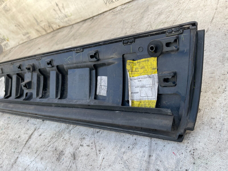 RANGE ROVER SPORT L494 2014-2018 LEFT SIDE FRONT DOOR TRIM MOULDING PANEL