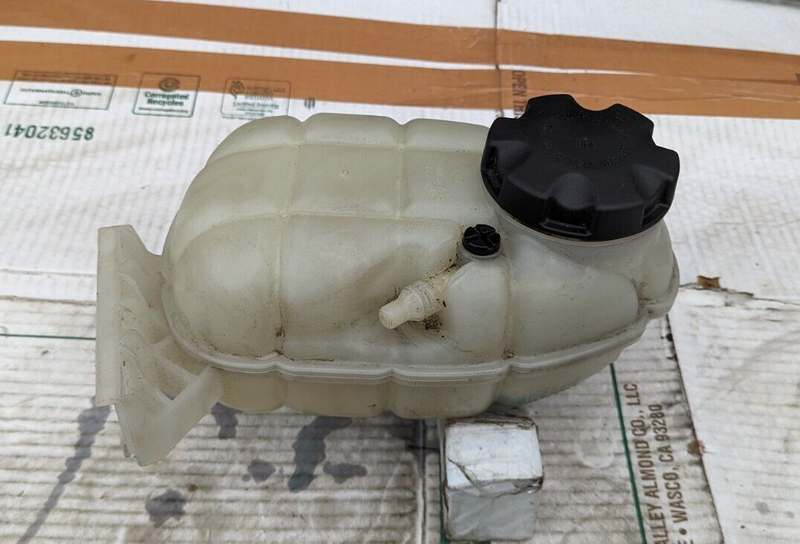 BMW 3 SERIES F30 11-19 COOLANT EXPANSION TANK 7609468 GENUINE