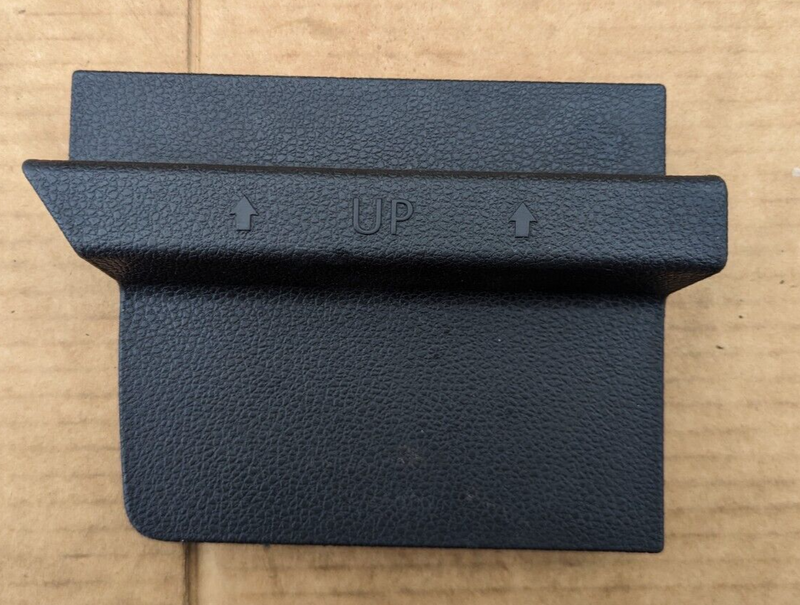 VW GOLF MK7 2012-2020 RIGHT O/S BOOT INTERIOR TRIM SUPPORT 5G6867462A GENUINE