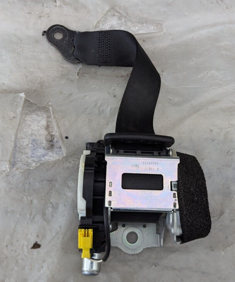 MERCEDES C-CLASS W204 07-11 REAR RIGHT O/S SEAT BELT A2048608285/9C GENUINE