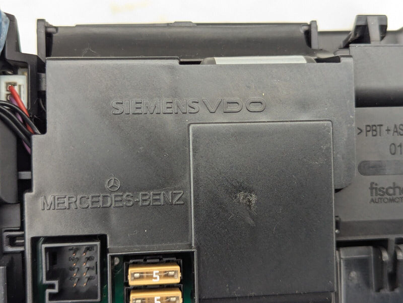 MERCEDES-BENZ C-CLASS W204 07-11 SAT NAV MULTIMEDIA SCREEN DISPLAY A2048204697