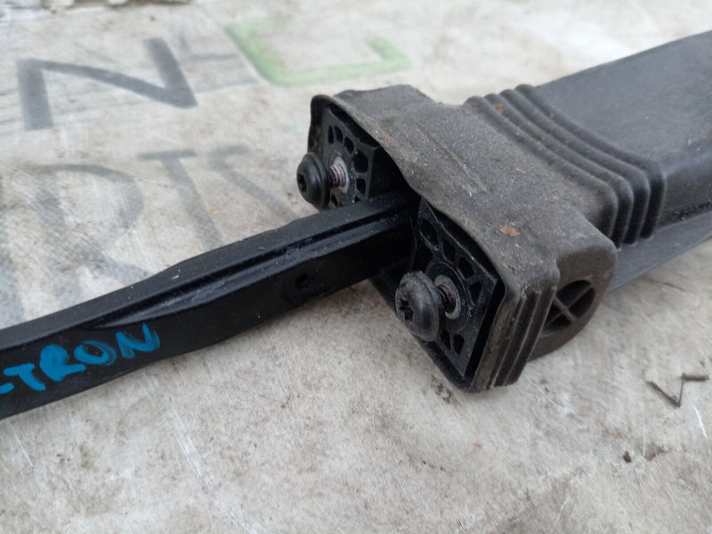 AUDI E-TRON 2018-ON REAR LEFT N/S DOOR CATCH STOPPER 4KE839267 GENUINE