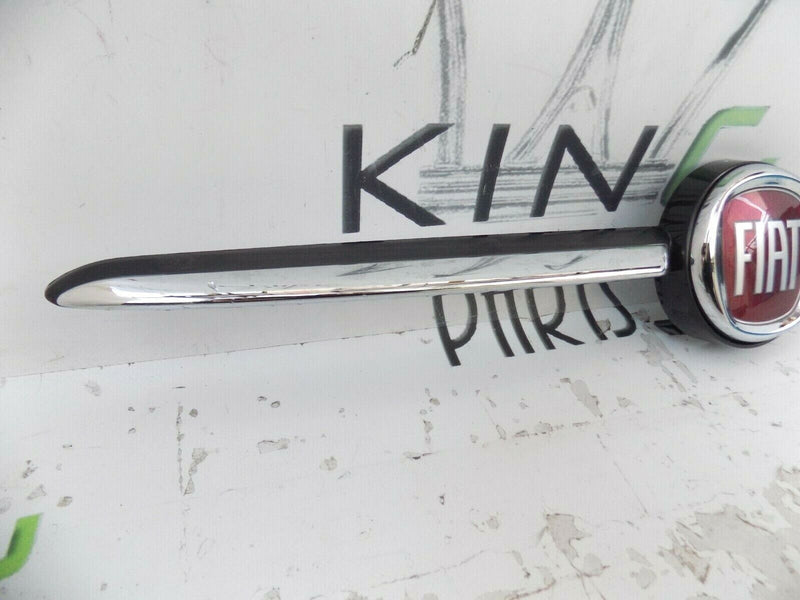 FIAT 500 LOUNGE 2015-ON FRONT BUMPER GENUINE TOP BADGE LOGO, EMBLEM 735637413