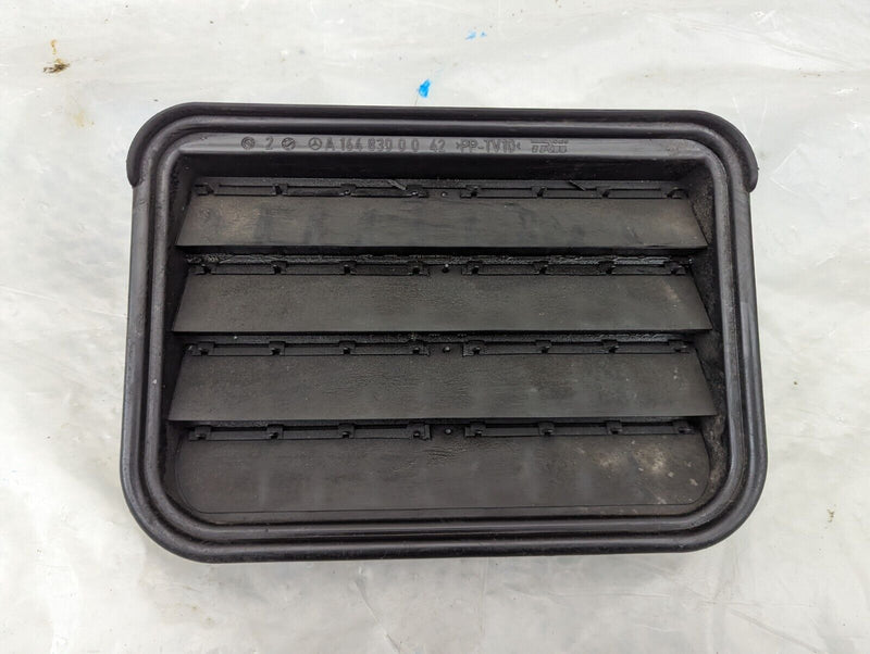 MERCEDES S-CLASS W221 06-13 REAR BODY VENTILATION GRILLE A1648300042