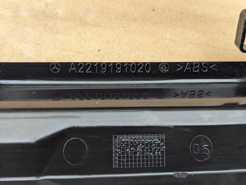 MERCEDES S-CLASS W221 06-13 FRONT SEAT RIGHT O/S INSIDE REAR COVER A2219191020