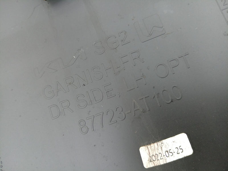 KIA NIRO MK2 SG2 2021 RIGHT SIDE FRONT DOOR TRIM MOULDING PANEL 87723-AT100 M329