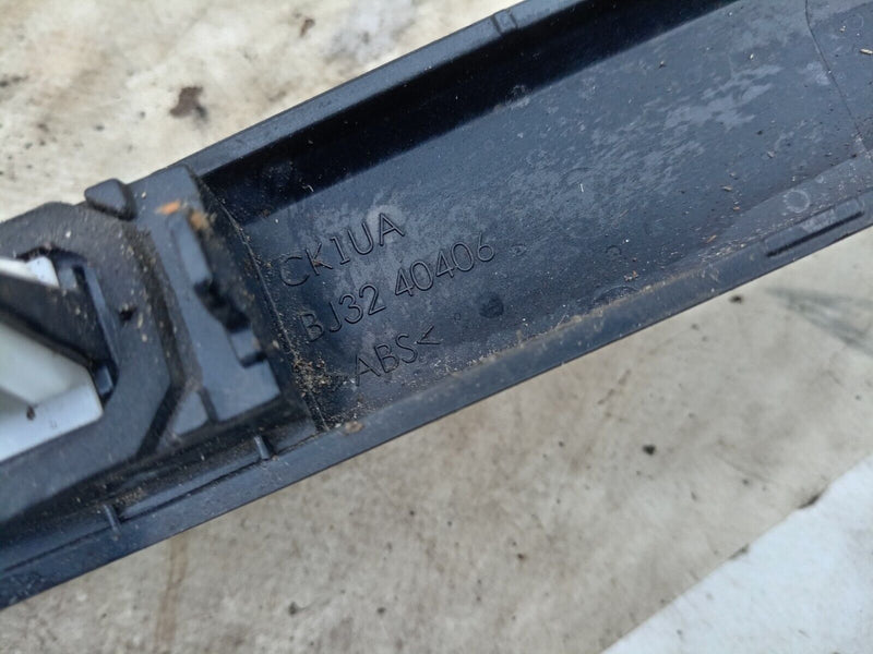 RANGE ROVER EVOQUE L538 TAILGATE BOOT NUMBER PLATE LIGHTS TRIM PANEL