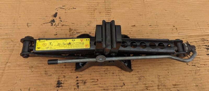 RANGE ROVER EVOQUE L538 2.2L DIESEL 2011-2015 CAR JACK 6G92-17080-DC GENUINE